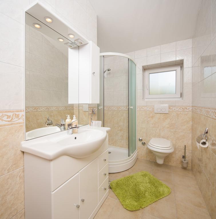Apartments Leon Подстрана Стая снимка