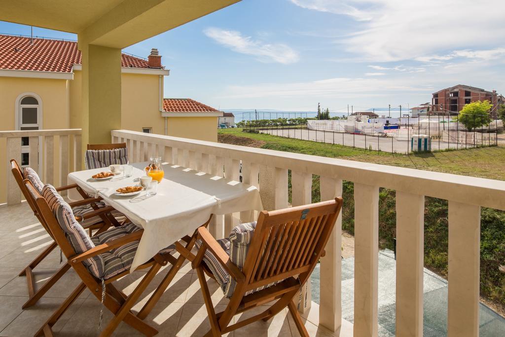 Apartments Leon Подстрана Стая снимка