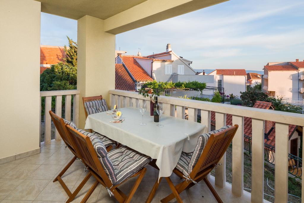 Apartments Leon Подстрана Стая снимка