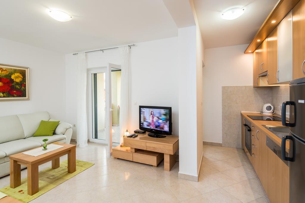 Apartments Leon Подстрана Стая снимка