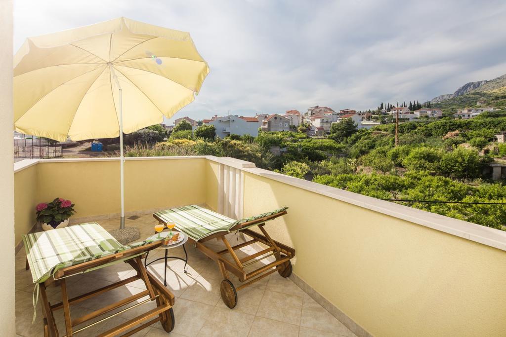 Apartments Leon Подстрана Екстериор снимка