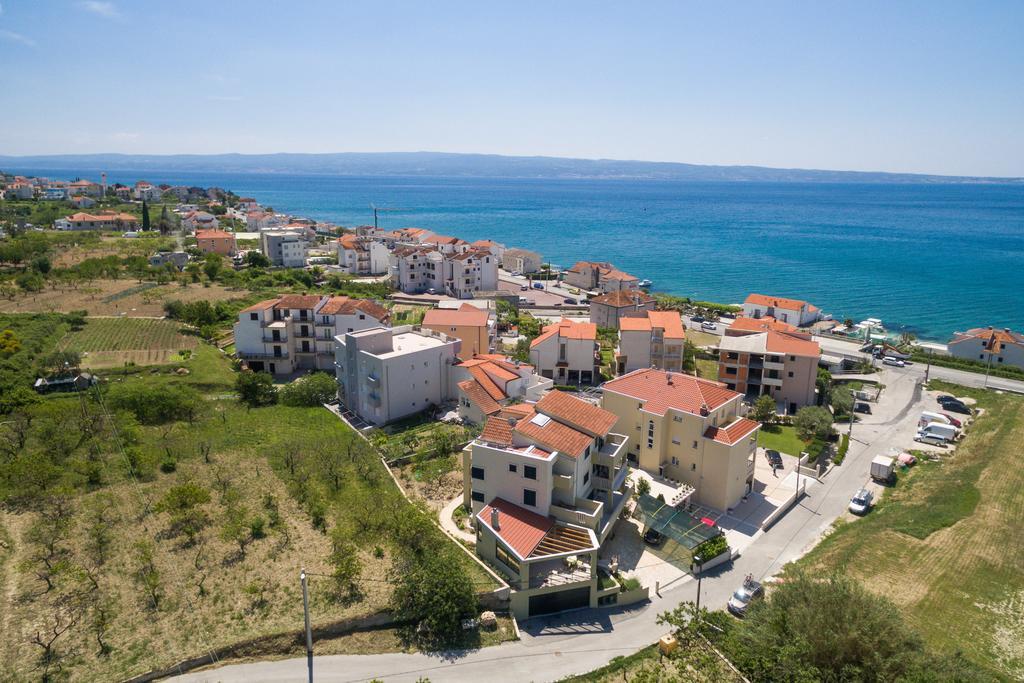 Apartments Leon Подстрана Екстериор снимка