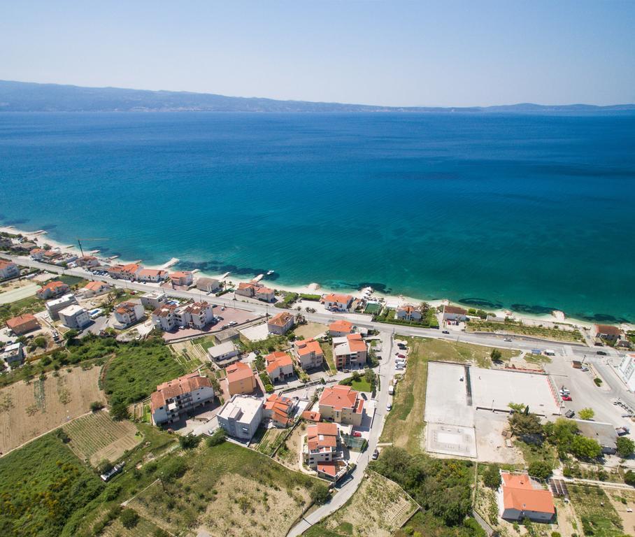 Apartments Leon Подстрана Екстериор снимка