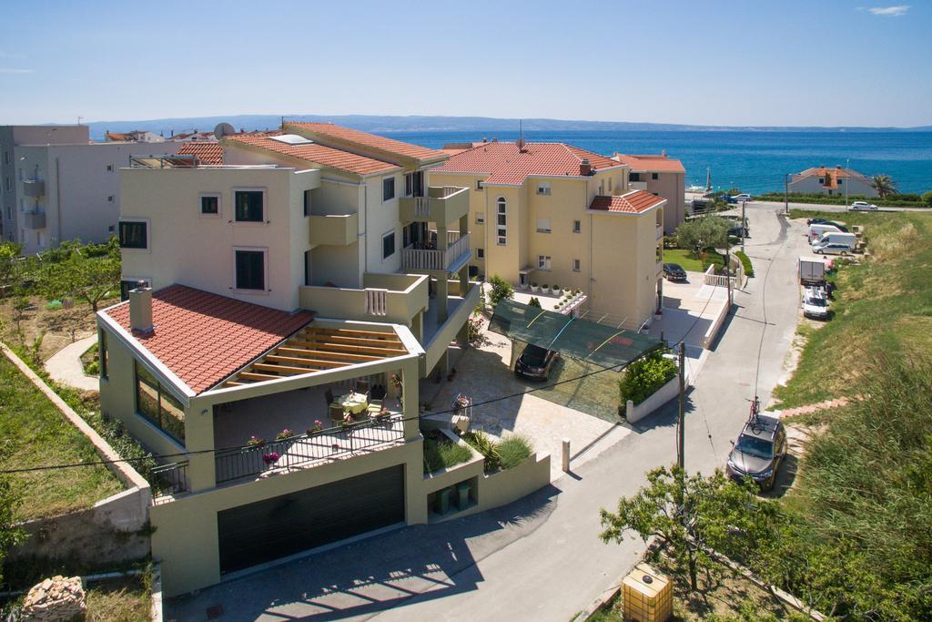 Apartments Leon Подстрана Екстериор снимка