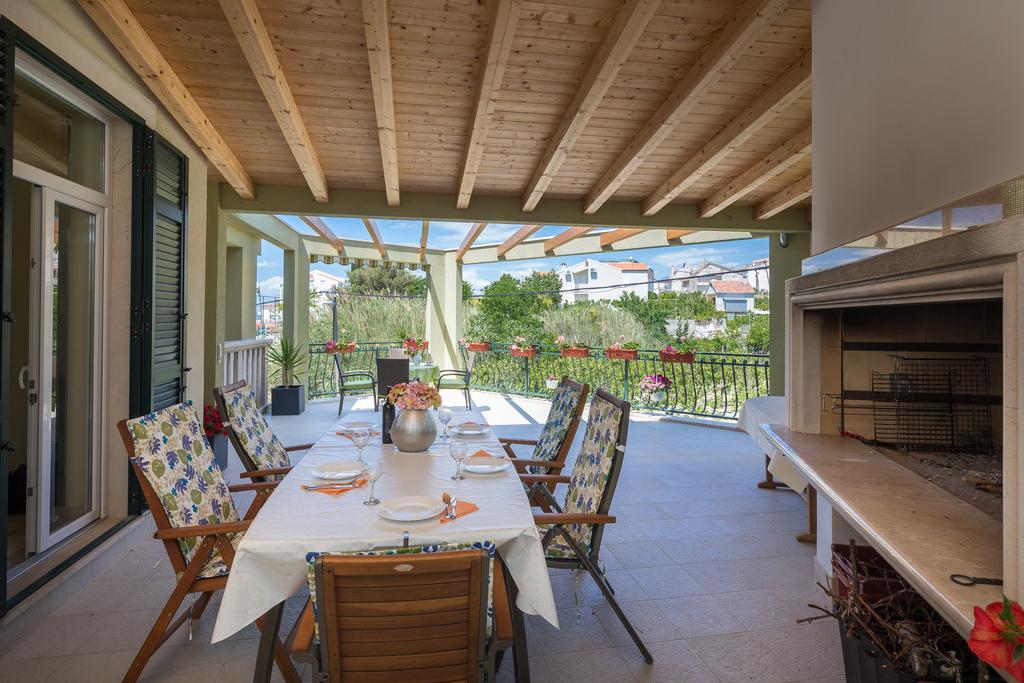 Apartments Leon Подстрана Екстериор снимка