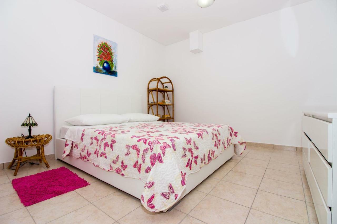 Apartments Leon Подстрана Екстериор снимка