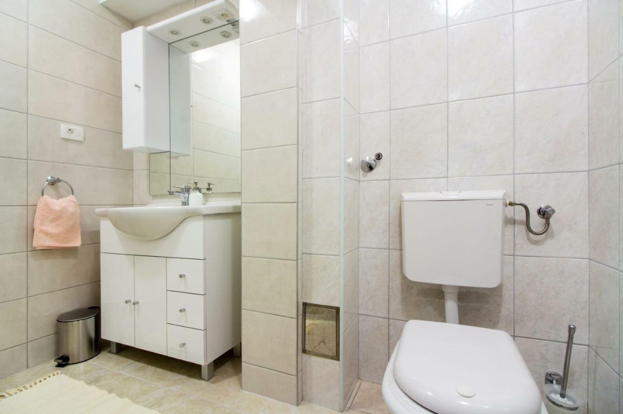 Apartments Leon Подстрана Екстериор снимка