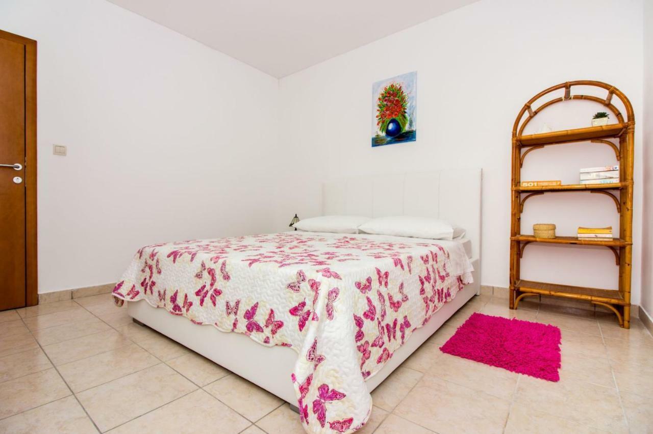 Apartments Leon Подстрана Екстериор снимка